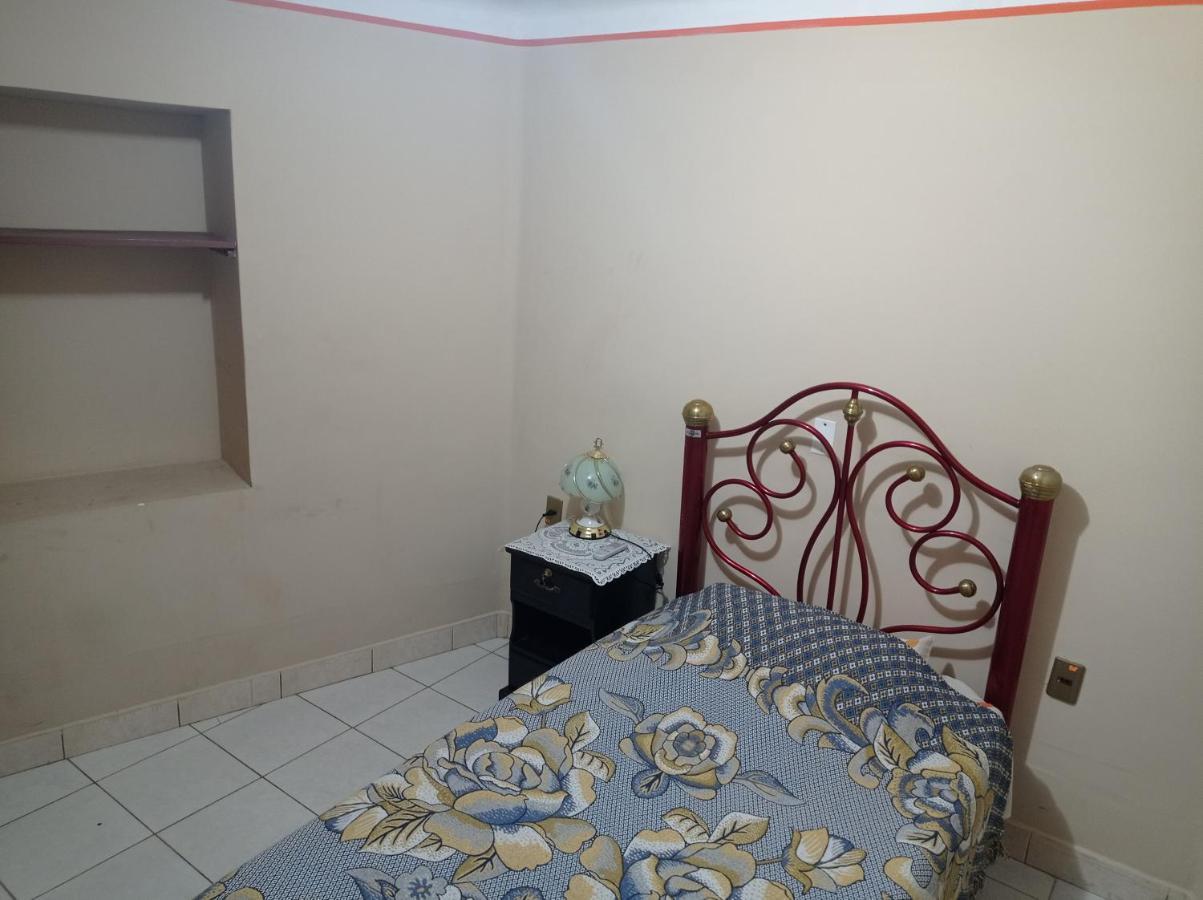 Hostal Aramayo Tupiza Buitenkant foto